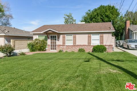 25252 De Wolfe Rd, Newhall, CA 91321 photo 1