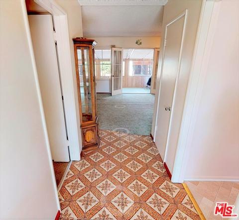 627 Stephen Rd, Burbank, CA 91504 photo 2