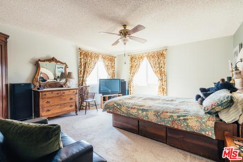 6527 Valmont St, Tujunga, CA 91042 photo 12