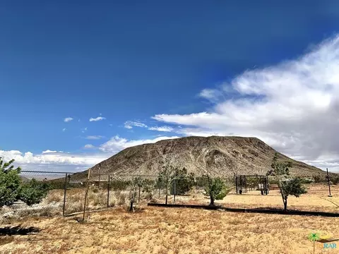 58575 Gerrie Ln, Landers, CA 92285 photo 5