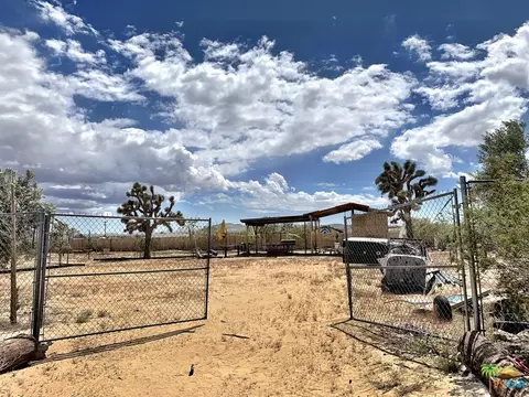 58575 Gerrie Ln, Landers, CA 92285 photo 8