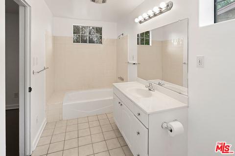 7352 Sylvia Ave, Reseda, CA 91335 photo 15