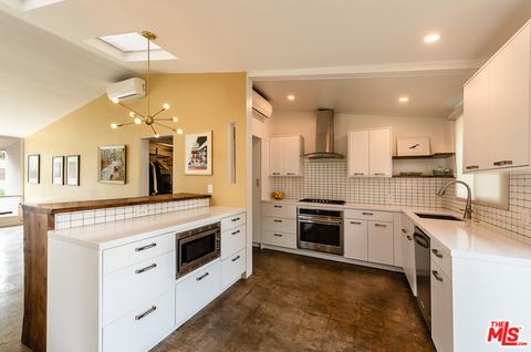 2751 Highview Ave, Altadena, CA 91001 photo 9