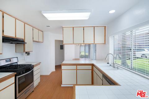 180 Racquet Club Dr, Compton, CA 90220 photo 5