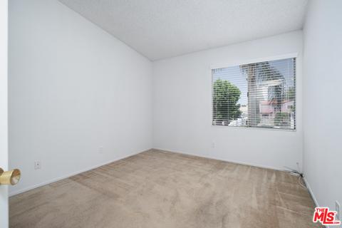 180 Racquet Club Dr, Compton, CA 90220 photo 15