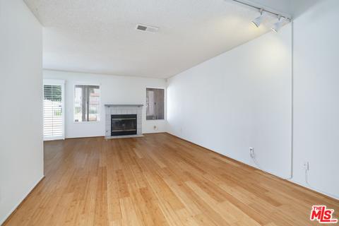 180 Racquet Club Dr, Compton, CA 90220 photo 2
