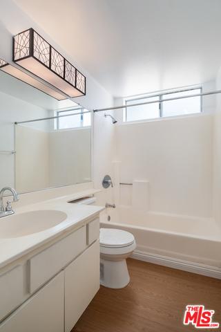 180 Racquet Club Dr, Compton, CA 90220 photo 14