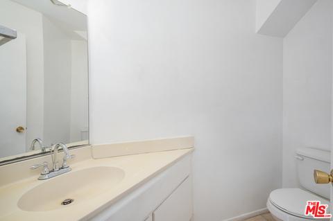 180 Racquet Club Dr, Compton, CA 90220 photo 9