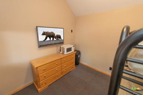 667 Holmes, Sugarloaf, CA 92386 photo 33