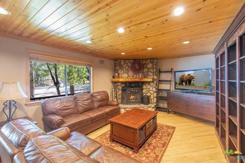 667 Holmes, Sugarloaf, CA 92386 photo 10