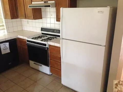 44800 13th St E, Lancaster, CA 93535 photo 2