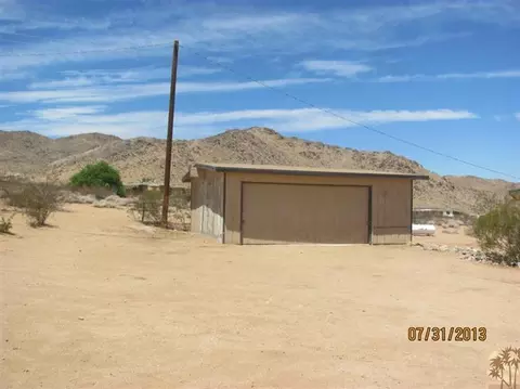55522 Encantado Rd, Landers, CA 92285 photo 2