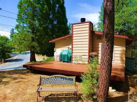 585 Lucerne Dr, Big Bear Lake, CA 92315 photo 3