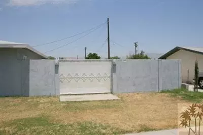 43208 Smoke Tree St, Indio, CA 92201 photo 2