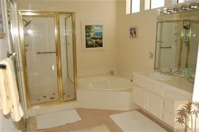 111 Celano Cir, Palm Desert, CA 92211 photo 13