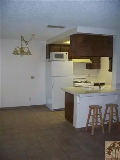 48185 Garbo Dr, Indio, CA 92201 photo 2