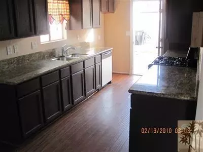 355 E Stetson Ave, Hemet, CA 92543 photo 3