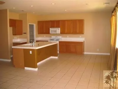 47398 Bahama Ct, Indio, CA 92201 photo 2
