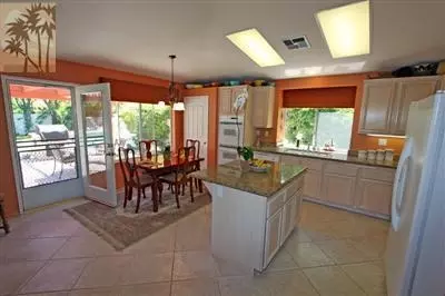 50 Sutton Pl E, Palm Desert, CA 92211 photo 8