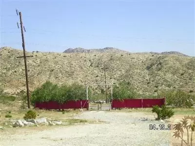 10075 Sams Tr, Morongo Valley, CA 92256 photo 2