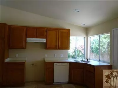 45182 Yale St, Indio, CA 92201 photo 2