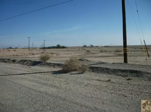 1079 Harvard Ave, Salton City, CA 92274 photo 3