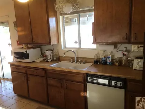 930 Dakota Ln, Landers, CA 92285 photo 8