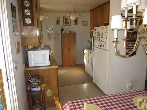 930 Dakota Ln, Landers, CA 92285 photo 4