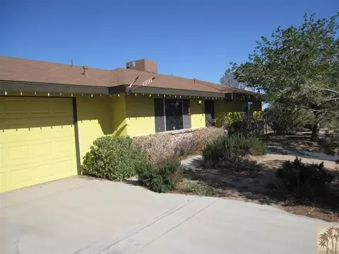 930 Dakota Ln, Landers, CA 92285 photo 2