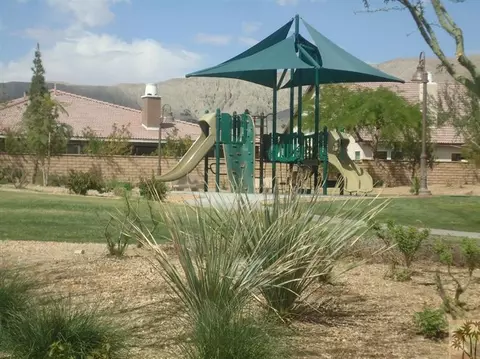 37903 Caprice Dr, Indio, CA 92203 photo 4