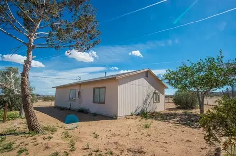 56285 Linn Rd, Landers, CA 92285 photo 1
