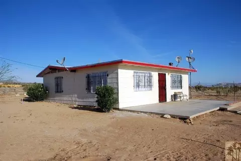 56426 Lilac Ln, Landers, CA 92285 photo 3