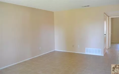 82796 Davis Dr, Indio, CA 92201 photo 2