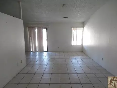 82488 Nancy Dr, Indio, CA 92201 photo 2