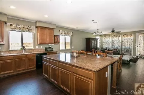 37249 Stratford St, Indio, CA 92203 photo 6