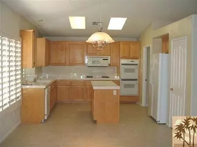 66 E Sutton Pl, Palm Desert, CA 92260 photo 4