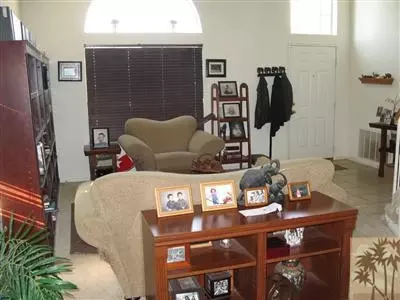 511 Brookside Ln, Beaumont, CA 92223 photo 2