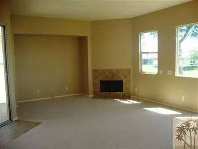 49436 Wayne St, Indio, CA 92201 photo 2