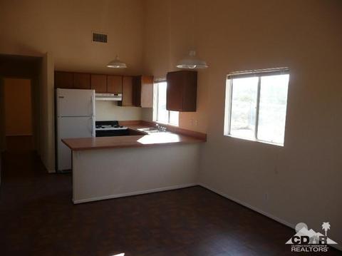 58802 Barron Dr, Yucca Valley, CA 92284 photo 4
