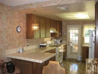 48985 Taylor St, Indio, CA 92201 photo 2