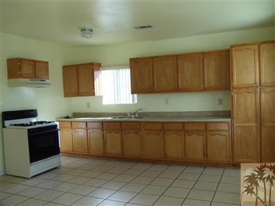 841 Chestnut Ave, Beaumont, CA 92223 photo 2