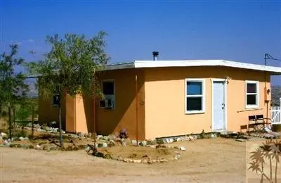 8140 Paradise Vw, Yucca Valley, CA 92284 photo 2