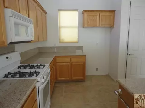 49473 Wayne St, Indio, CA 92201 photo 7