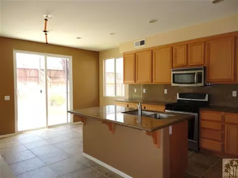 73 Ivory Ave, Beaumont, CA 92223 photo 3