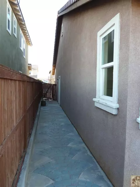 13259 Mammoth St, Hesperia, CA 92344 photo 7