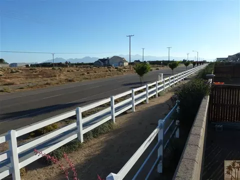 13259 Mammoth St, Hesperia, CA 92344 photo 4