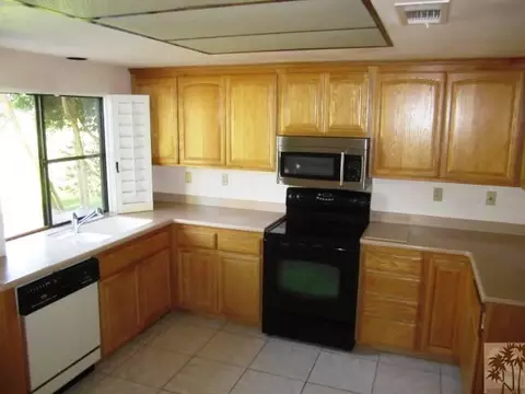 80667 Oaktree, La Quinta, CA 92253 photo 3