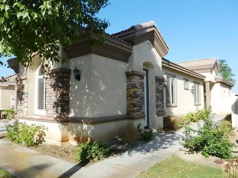 49599 Wayne St, Indio, CA 92201 photo 2