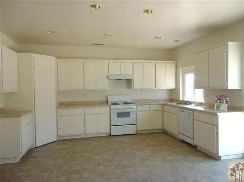 1739 Miranda Ln, Beaumont, CA 92223 photo 4