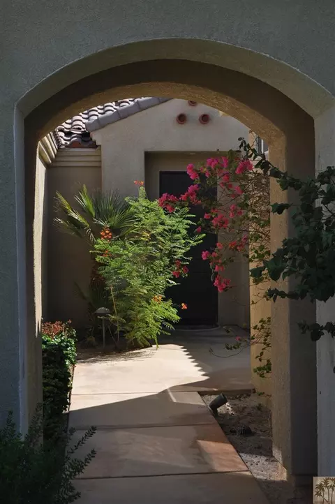 42380 Bridges Ct, Indio, CA 92203 photo 2
